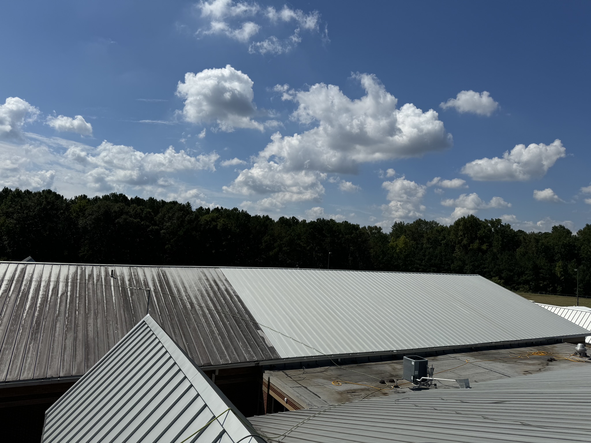 Expert Metal Roof Washing: Enhance Durability and Curb Appeal with Professional Cleaning